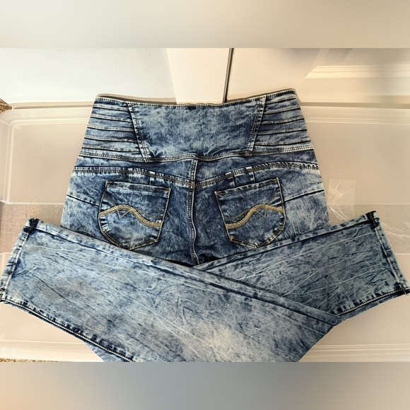 Acid Wash High Waisted Curvy Jegging Flex Jeans Twentyone by Rue21 size 13/14R - Picture 4 of 7